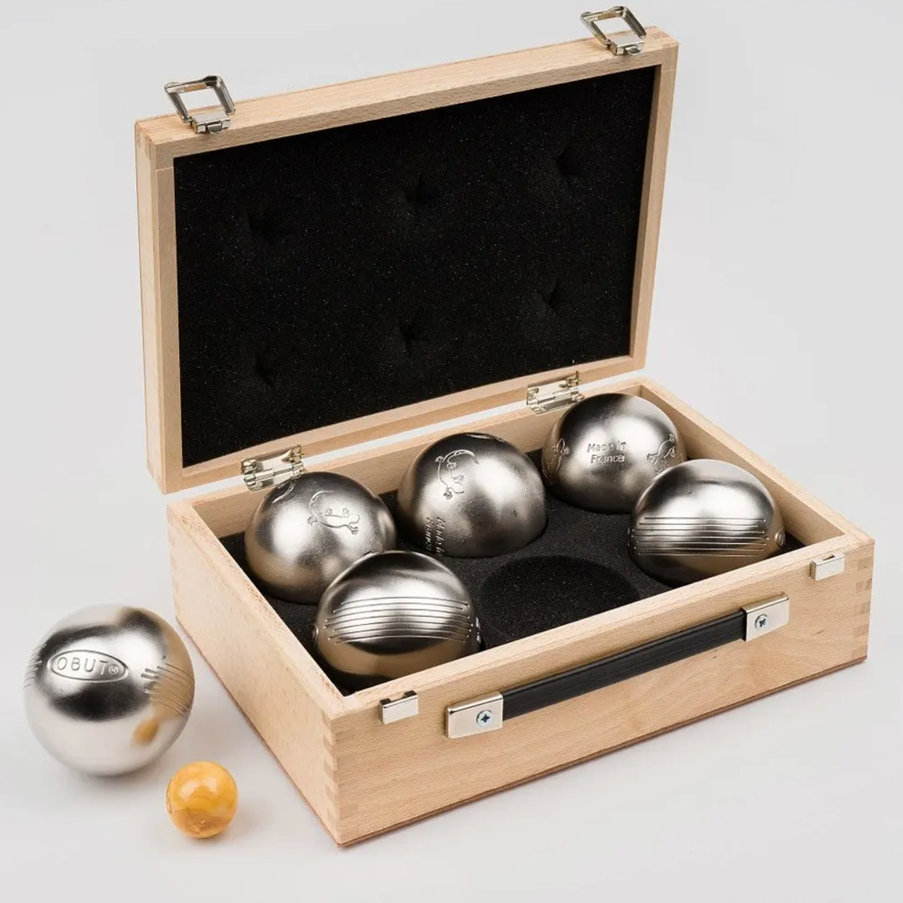 Boule-Peli Puulaatikossa | Obut