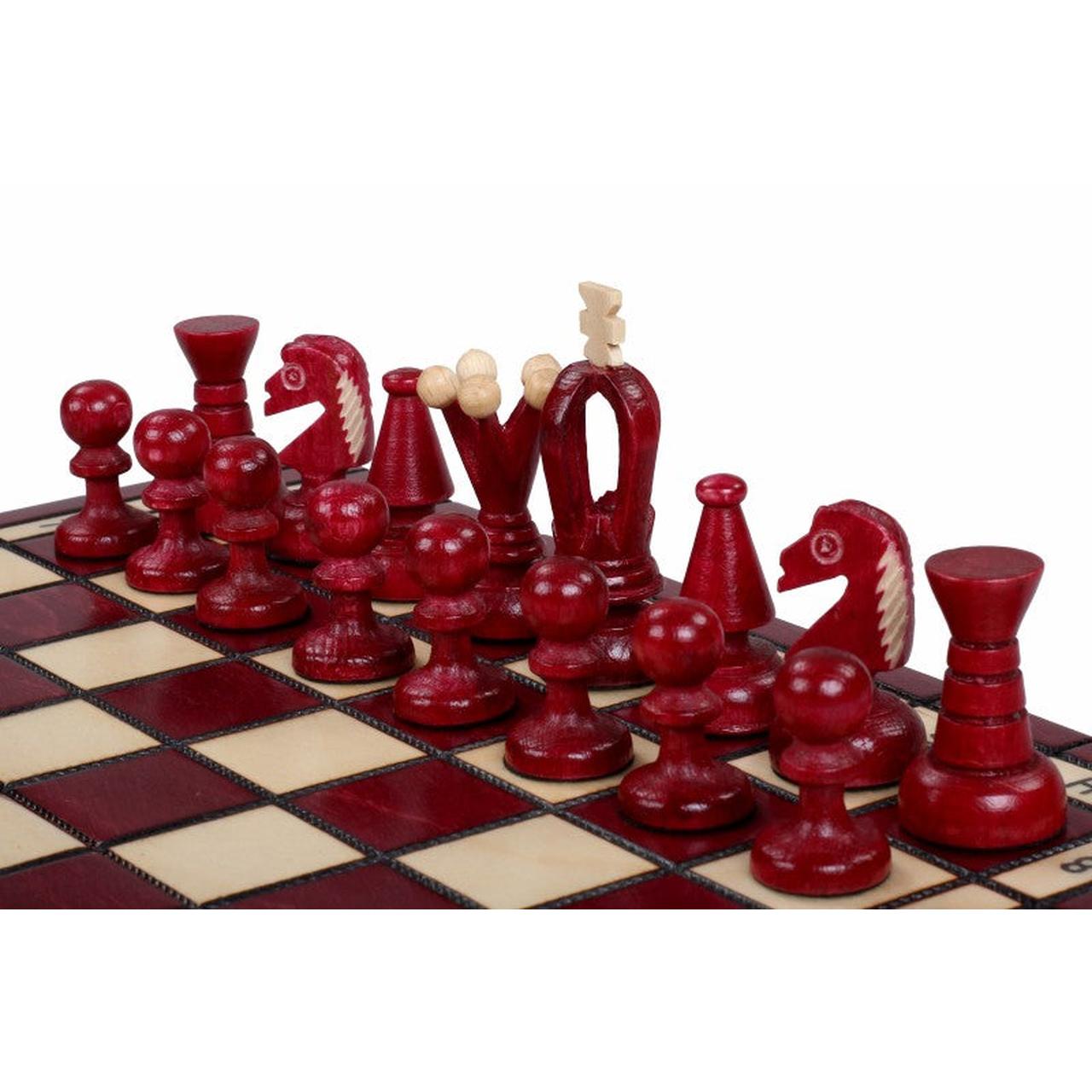 <tc>KING'S RED Chess Set</tc>
