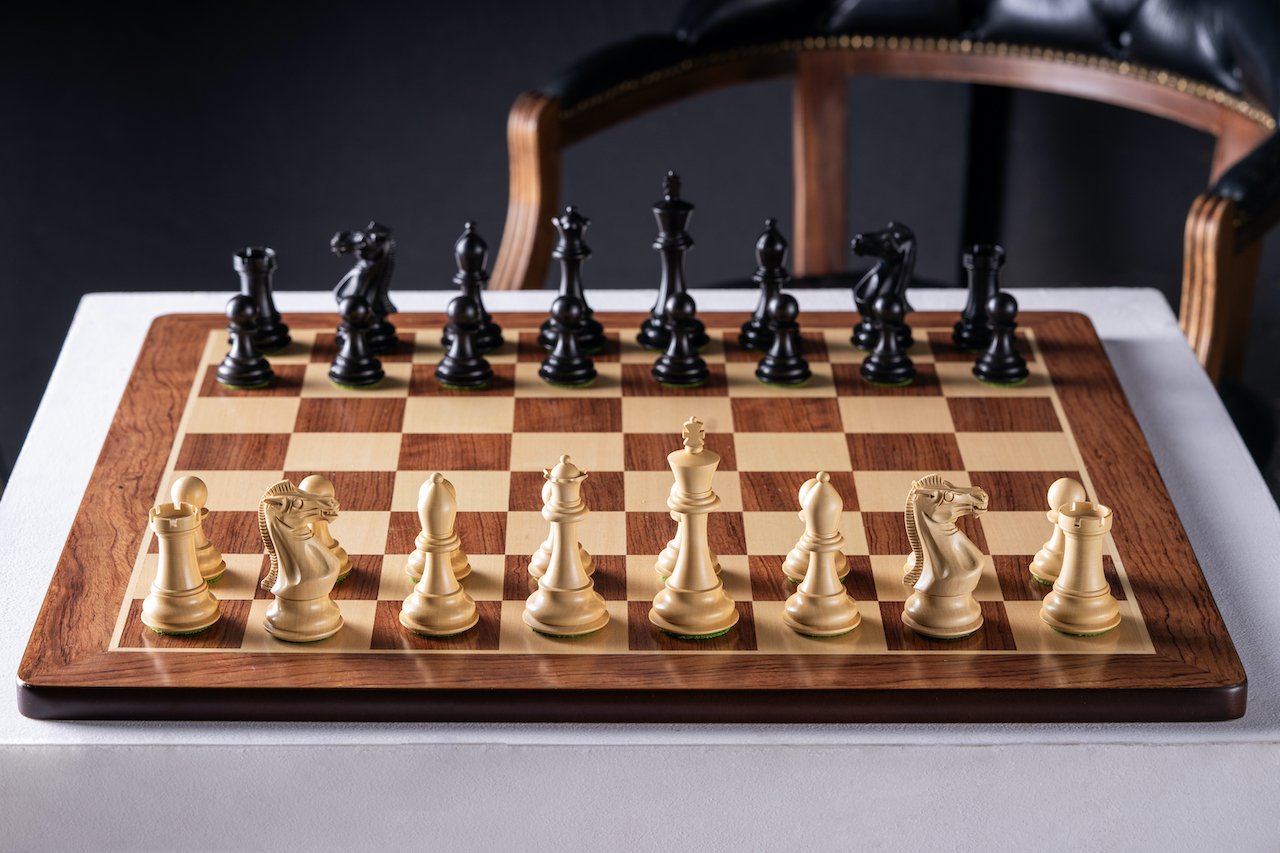 Chess Board LUX & Chess Pieces ENGLISH STALLION